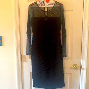Long sleeve line detailed black dress